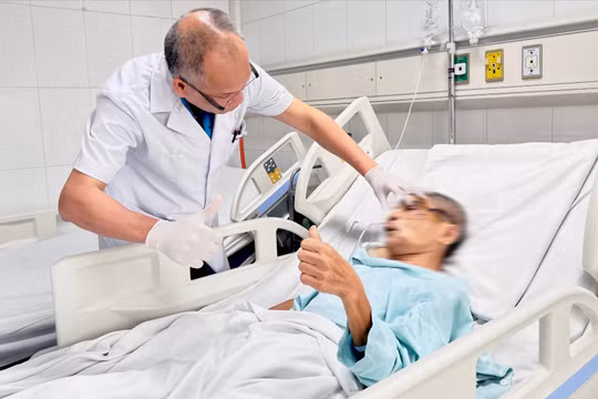 Kỳ tích y khoa hiếm gặp: 3 vi phẫu siêu tinh vi trong một ca cấp cứu