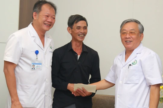 Bệnh nhân ghép gan từ người chết não đầu tiên ở Việt Nam giờ ra sao?