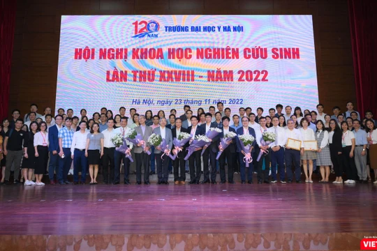 Hội nghị Khoa học nghiên cứu sinh là dịp để nghiên cứu sinh học tập và nâng cao phương pháp nghiên cứu khoa học