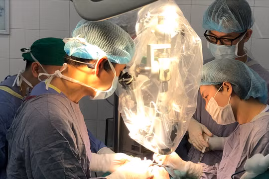 Bài học 'vàng' từ ca phẫu thuật nối ngón tay đứt rời tưởng như không thể hồi sinh