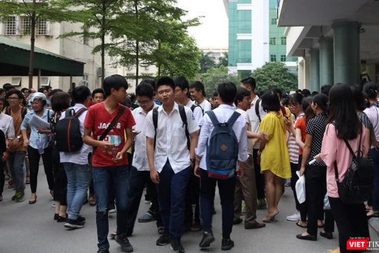 Sau giờ thi (Ảnh: Minh Thúy)