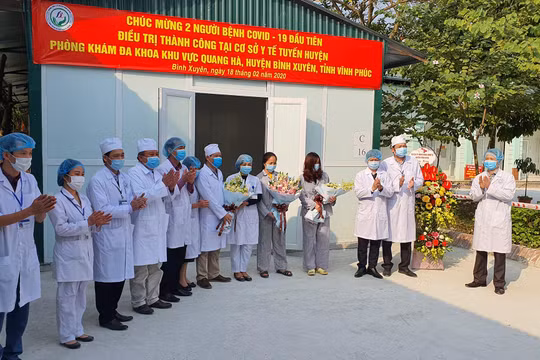 Niềm vui của các bệnh nhân COVID-19 ngày ra viện