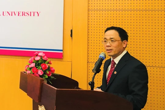 GS. Tạ Thành Văn - Hiệu trưởng Trường Đại học Y Hà Nội phát biểu tại buổi lễ