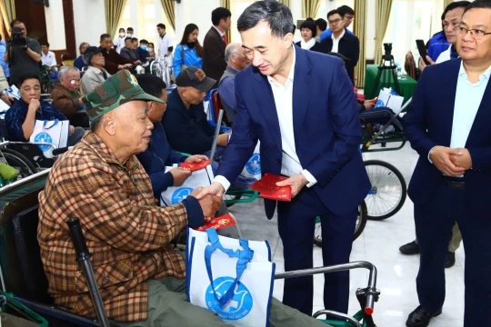 Bộ Y tế tổ chức khám sức khoẻ, tri ân các thương, bệnh binh ở Thuận Thành