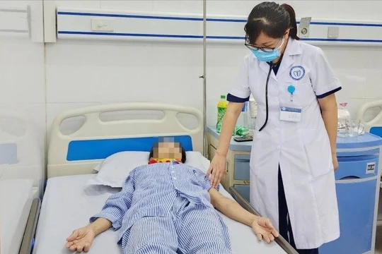 Cụ bà sốt cao, nguy kịch vì căn bệnh có những biến chứng hết sức nguy hiểm