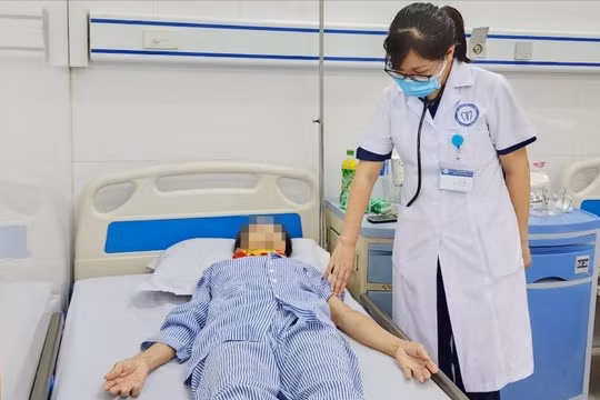 Cụ bà sốt cao, nguy kịch vì căn bệnh có những biến chứng hết sức nguy hiểm