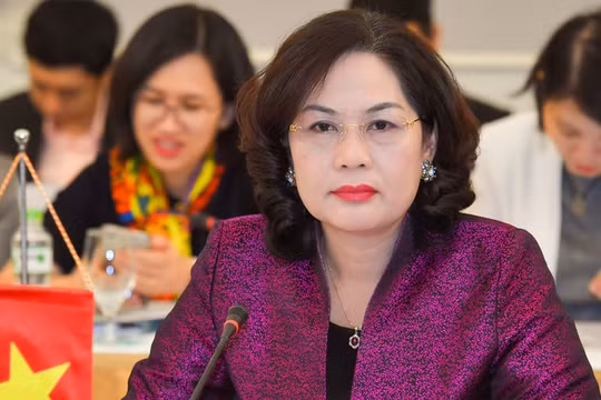 Bà Nguyễn Thị Hồng, Nữ thống đốc Ngân hàng Nhà nước đầu tiên