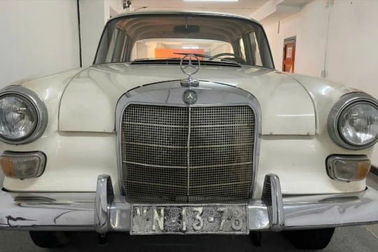 Phương tiện, khí tài chính quyền Sài Gòn lưu giữ tại Dinh Độc Lập