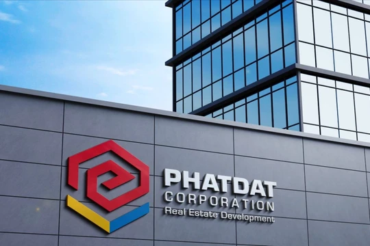 Phát Đạt lên tiếng về việc tạm hoãn xuất cảnh CEO