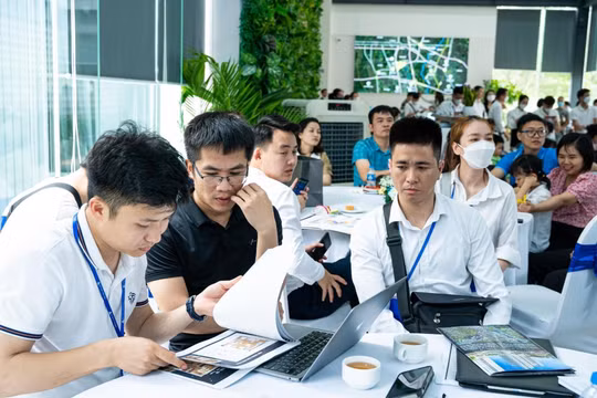 Bộ Tài chính đề xuất thu lệ phí 300.000 đồng cấp chứng chỉ môi giới bất động sản