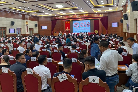 Đã có hơn 370 nhà đầu tư tham dự phiên đấu giá.