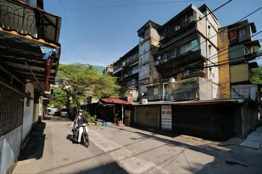 Khu tập thể Nghĩa Tân được xây dựng từ năm 1987