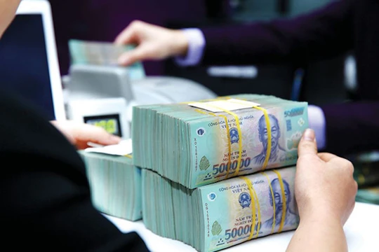 Ngân hàng Nhà nước Khu vực 2 yêu cầu tạm dừng việc cho vay để thanh toán tiền đặt cọc