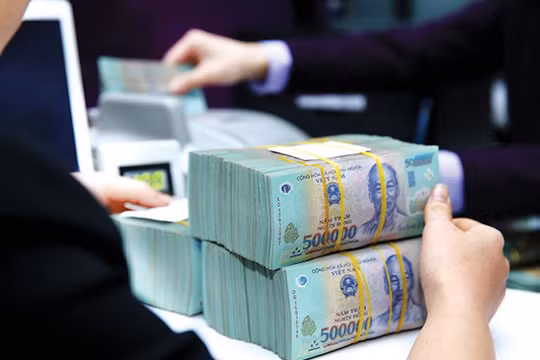 Ngân hàng Nhà nước Khu vực 2 yêu cầu tạm dừng việc cho vay để thanh toán tiền đặt cọc