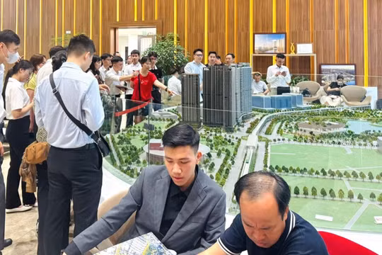 Bộ Tài chính đề xuất áp thuế thu nhập cá nhân 20% từ mỗi lần chuyển nhượng bất động sản.