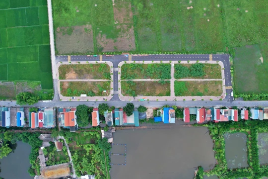 55/68 lô đất trúng đấu giá tại Thanh Oai chính thức bỏ cọc. Ảnh: Lệ Chi