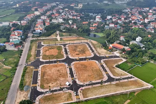 Không thể tách thửa do hệ lụy từ văn bản trái luật, người dân Hà Nội có được khởi kiện?