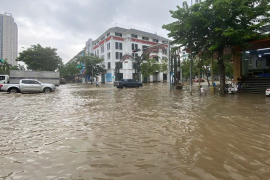 Làng biệt thự triệu USD Geleximco, Nam An Khánh lại chìm trong "biển nước"