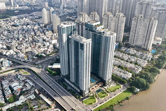 Mặt bằng giá chào bán căn hộ chuyển nhượng ngày càng cao, do sự tiếp tay của một số nhóm đầu cơ. Ảnh: Trần Bảo