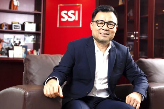 Ông Nguyễn Duy Hưng, Chủ tịch SSI cho rằng với giá nhà đắt đỏ, giới trẻ không đầu tư chỉ trông vào mức lương sẽ khó mua được nhà