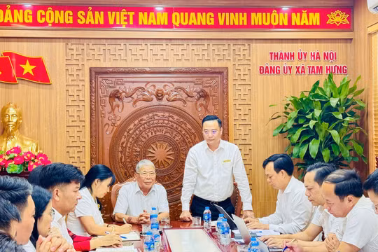 Lãnh đạo xã Tam Hưng làm việc với Tập đoàn Mường Thanh. Ảnh: Trang thông tin điện tử xã Tam Hưng