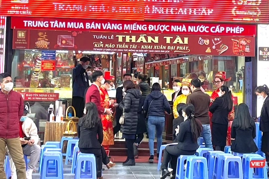 Ngày vía Thần Tài 2023: 'Phố vàng' Hà Nội không còn cảnh chen chúc xếp hàng