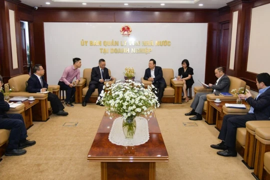 Toàn cảnh buổi làm việc giữa lãnh đạo CMSC và đoàn công tác của Tập đoàn Đất hiếm Trung Quốc, hôm 23/11 (Nguồn: CMSC)