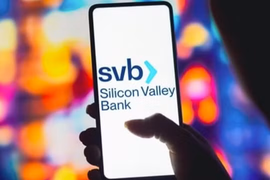 Fed: Hiệu ứng đám đông trên mạng xã hội góp phần kéo sập SVB
