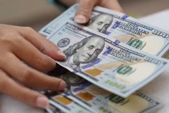 Tỷ giá trung tâm USD/VND lần đầu vượt 24.000 đồng