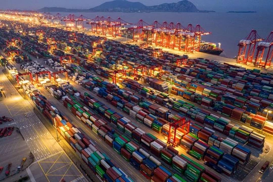 Kinh tế Trung Quốc mở cửa trở lại sẽ đóng góp cho đà tăng trưởng toàn cầu (Ảnh minh họa - Nguồn: Bloomberg)