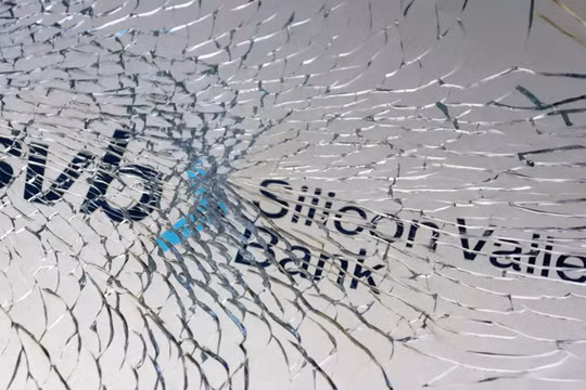 Fed tìm cách ngăn khủng hoảng sau cú sập của SVB và Signature Bank