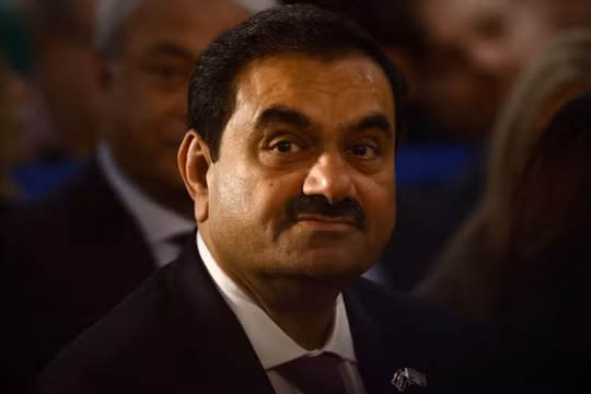 Cuộc khủng hoảng đã khiến tỷ phú Gautam Adani mất ngôi giàu nhất châu Á chỉ sau một đêm (Ảnh: Bloomberg)