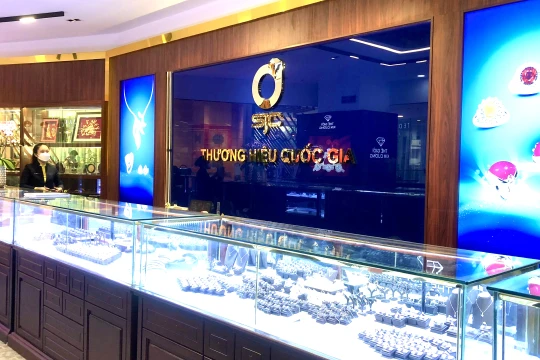 SJC: Doanh thu lần đầu vượt 27.000 tỉ đồng kể từ năm 2013, lãi chưa tới 100 tỉ đồng