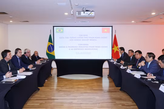 Toàn cảnh cuộc tọa đàm giữa Thủ tướng Phạm Minh Chính với doanh nghiệp Brazil (Ảnh: VGP)