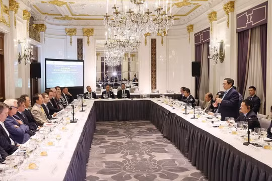 Thủ tướng Phạm Minh Chính phát biểu tại buổi làm việc với các tập đoàn, quỹ đầu tư lớn của Mỹ tối ngày 21/9 (Ảnh: VGP)