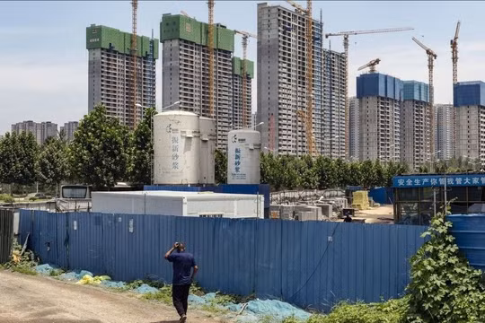 Một công trường xây dựng ở Trịnh Châu, Trung Quốc hồi đầu năm nay (Ảnh: Bloomberg)