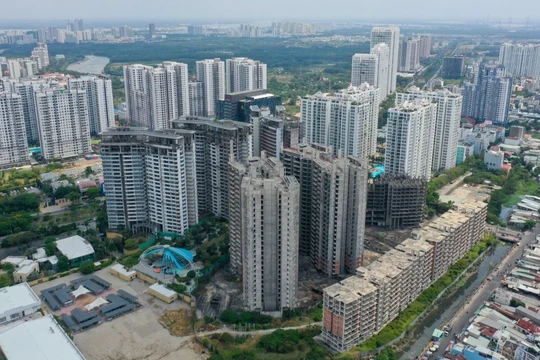 Khoảng 800.000 tỉ đồng dư nợ tín dụng ở lĩnh vực bất động sản 