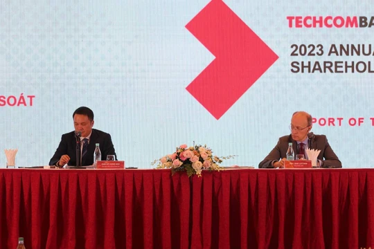 HĐQT Techcombank đặt mục tiêu tăng trưởng ở mức 22.000 tỉ đồng trong năm 2023 nhằm củng cố sức khỏe tài chính và chất lượng tài sản trong bối cảnh thị trường vẫn còn tiềm ẩn nhiều rủi ro.