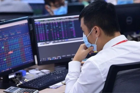 Các quỹ ETF đầu tư vào cổ phiếu Việt Nam bị rút ròng hơn 1.400 tỉ đồng trong 2 tuần