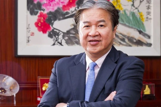 Tỷ phú Yeung Kin-man - nhà sáng lập Biel Crystal Manufactory (Ảnh: CityU Today)