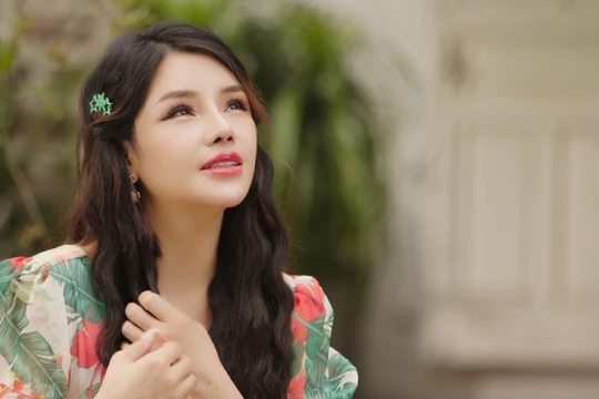 'Mỹ nhân bolero' Tô Ngọc Hà sâu lắng với MV ‘Kẹp tóc màu xanh’