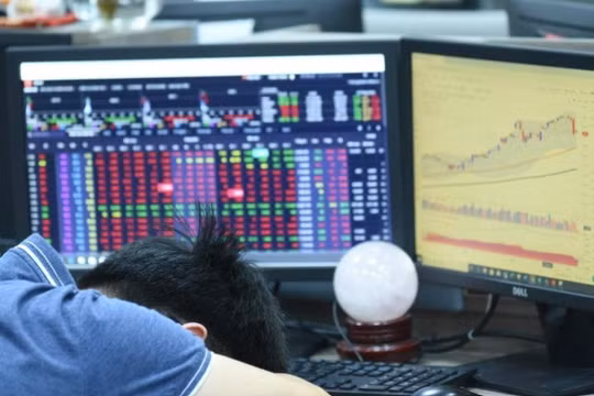 Chứng khoán "lao dốc", VN-Index mất gần 40 điểm