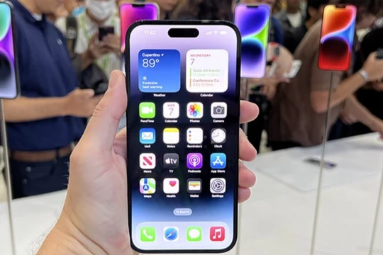 MWG thay đổi chính sách giá, hết thời iPhone ở Thế giới di động đắt hơn cả triệu so với thị trường?