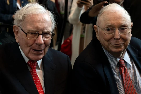 Charlie Munger - 'Phó tướng' của Warren Buffett cảnh báo về 'cơn sốt' AI (Ảnh: Getty Images)