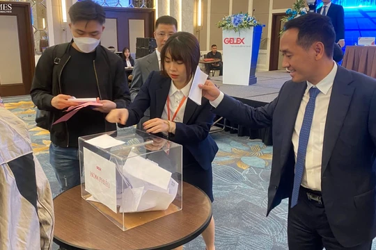 CEO Nguyễn Văn Tuấn bỏ phiếu biểu quyết tại AGM 2023 của Gelex.