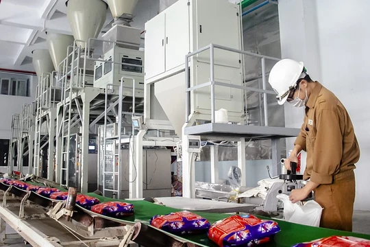 Hoá chất Đức Giang chốt danh sách cổ đông tạm ứng cổ tức tiền mặt