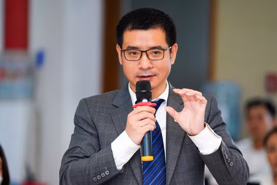 Ông Nguyễn Văn Hương, Phó tổng phụ trách khối bán lẻ OCB xin thôi nhiệm