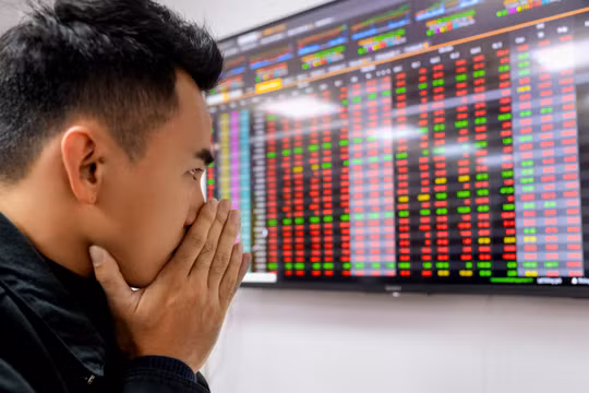 Sắc đỏ bao trùm VN-Index