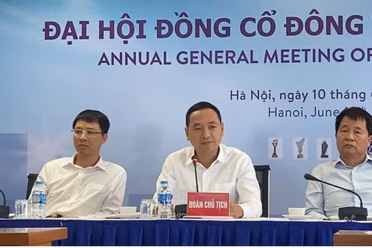 Ông Nguyễn Văn Tuấn (giữa) không còn là Thành viên HĐQT Viglacera. Ảnh: HT 