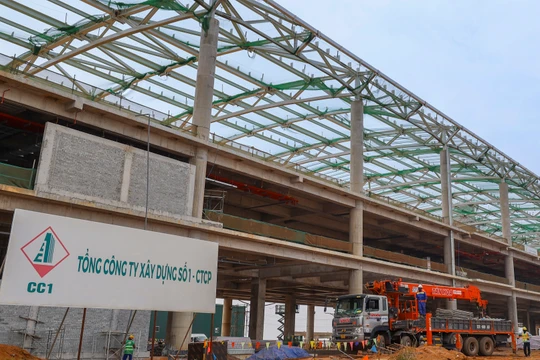 “Nốt lặng” của CC1 phía sau cột mốc kỷ lục về doanh thu